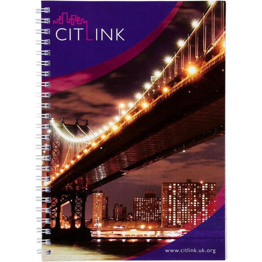 eine stadt skyline mit einer brücke und einem fluss Desk-Mate® A5 Notizbuch mit Spiralbindung (Bild 1)