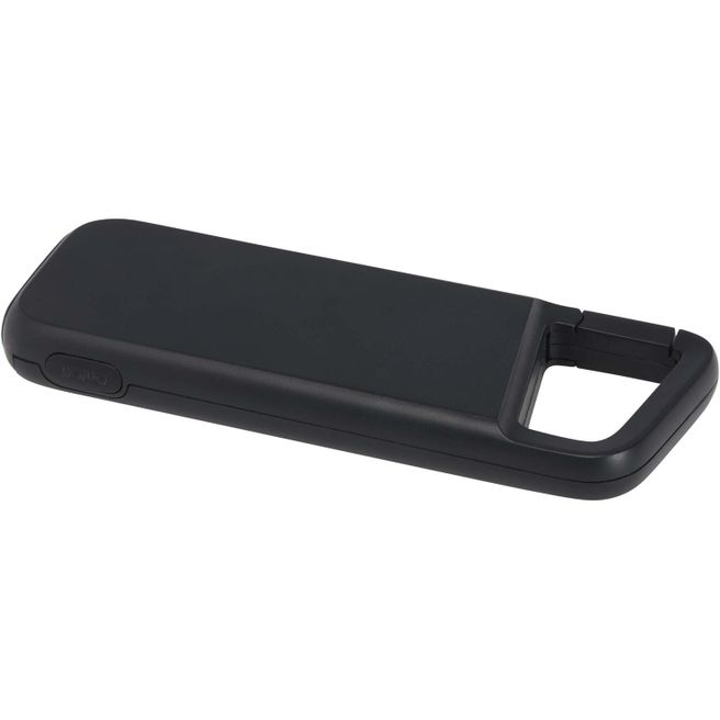 Produktabbildung Alkes 12 W 5.000 mAh wasserfeste Powerbank aus recyceltem Kunststoff mit Karabinerhaken Alkes 12 W 5.000 mAh wasserfeste Powerbank aus recyceltem Kunststoff mit Karabinerhaken