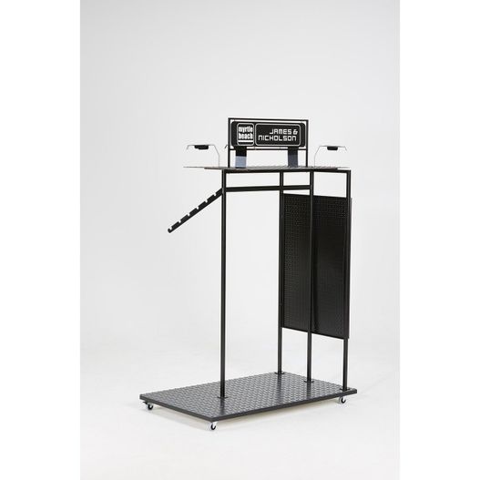 POS Rack Steel - Repräsentativer Verkaufsständer für attraktive Produktpräsentation aus zeitlosem schwarz gepulvertem Stahl mit 4 Lenkrollen (davon 2 feststellbar) (Bild 1)