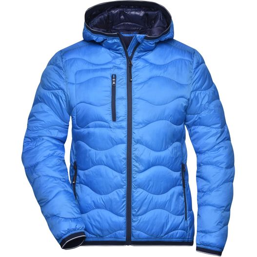 eine blaue jacke mit kapuze und reißverschluss Ladies' Padded Jacket - Gesteppte Jacke mit sorona®AURA Wattierung (nachwachsender, pflanzlicher Rohstoff) (Bild 1)
