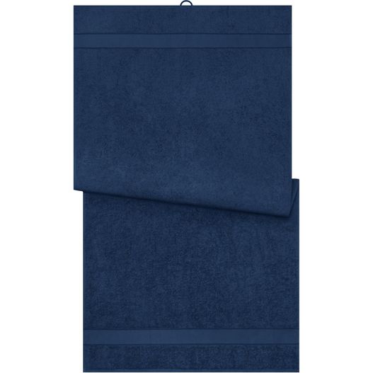 ein blaues handtuch hängen an einem haken Bath Towel - Badetuch im modischen Design (Bild 1)
