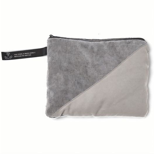 ein kleiner grauer und weißer beutel mit schwarzem etikett VINGA GRS rPET Active Dry Handtuch 40x80 (Bild 1)