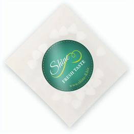 Traubenzucker-Pastillen im Pergament-Briefchen