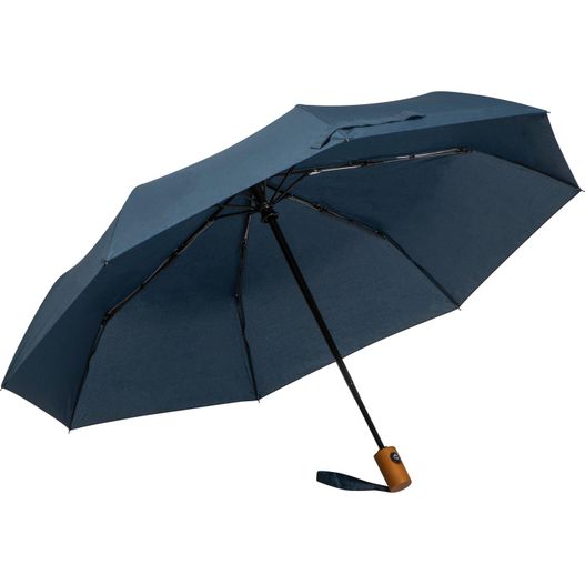 blauer regenschirm mit holzgriff auf weißem hintergrund Regenschirm aus recyceltem Polyester (Bild 1)
