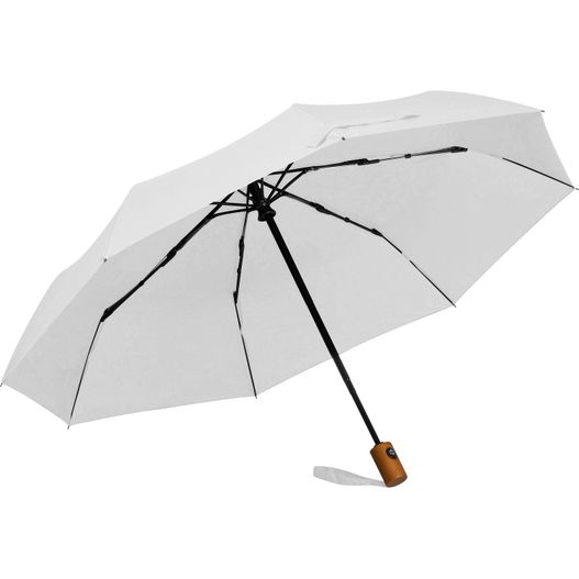 ein weißer schirm mit einem hölzernen griff auf weißem hintergrund Regenschirm aus recyceltem Polyester (Bild 1)