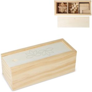 Dieses nachhaltige Set enthält drei spannende Denkspiele: ein Sternenpuzzle, ein Pyramidenpuzzle und ein 3D-Würfelpuzzle, die alle aus FSC-Holz gefertigt sind. Sie sind in einer FSC-Holzbox