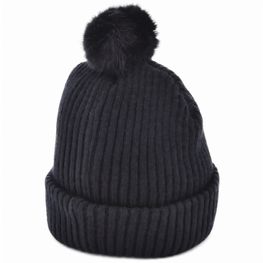 Produktabbildung Strickmütze mit Bommel Strickmütze mit Bommel