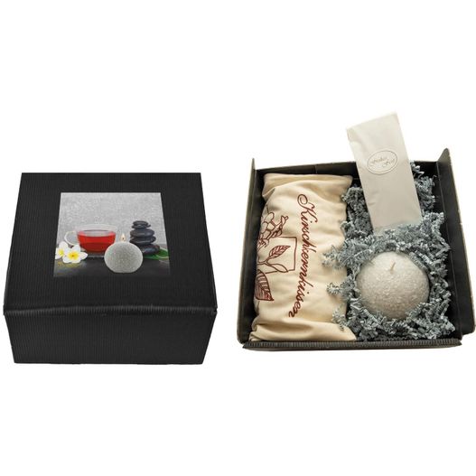 eine box mit einem badeball und einem handtuch Winter-Wellness-Set (Bild 1)