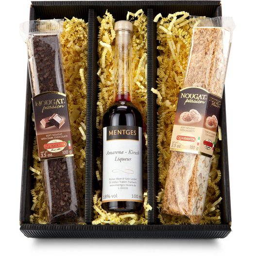 eine wein- und käsegeschenkbox mit einer flasche wein Geschenkset / Präsenteset: Dolce Torrone (Bild 1)
