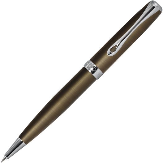 einen stift mit einer metallspitze und einem metallkörper Diplomat EXCELLENCE A2 Oxid Messing Bleistift (Bild 1)