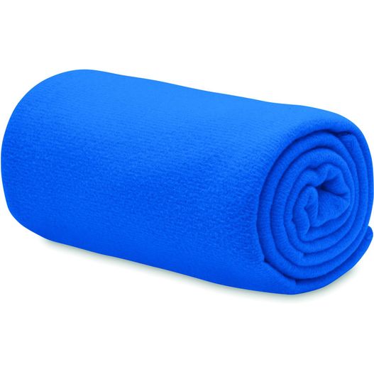 ein aufgerolltes blaues handtuch auf weißem hintergrund RPET-Polar Fleece-Decke BOGDA (Bild 1)