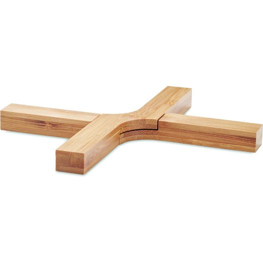 ein holzkreuz mit einem holzkreuz darauf Faltbarer Topfuntersetzer IMBA (Bild 1)