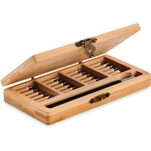 eine holzbox mit einem haufen flaschen darin 24-teiliges Werkzeugset BAMTOOL (Bild 1)