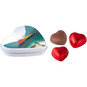 Herzförmige Dose mit Schokoladenherzen