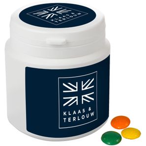 Plastikgefäß mit Süßigkeiten