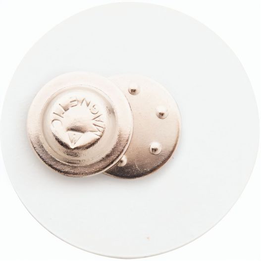 Produktabbildung Anstecker mit Magnetbefestigung DomeBadge Anstecker mit Magnetbefestigung DomeBadge (Bild 1)