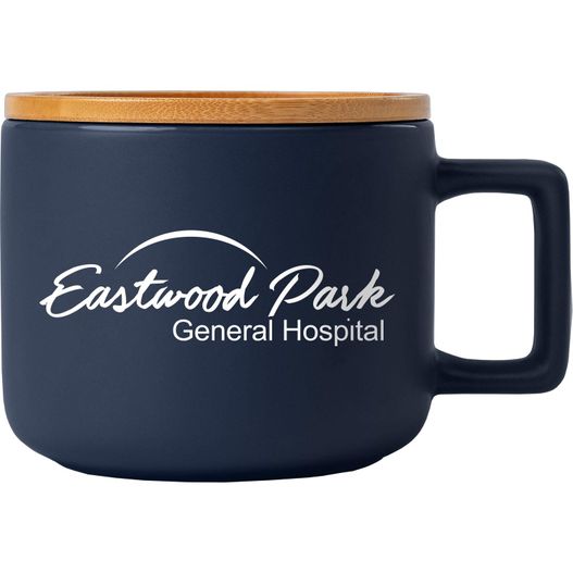 Produktabbildung Café Virtuoso - 355 ml Keramiktasse mit Bambus-Deckel Café Virtuoso - 355 ml Keramiktasse mit Bambus-Deckel (Bild 1)