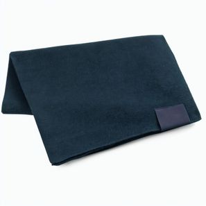 SERENITY. Schal aus recyceltem Polyester (100 % rPET) mit Aufnäher zur individuellen Veredelung