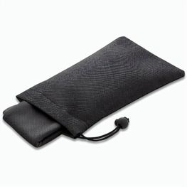 BERNAL. Sporthandtuch aus recyceltem Polyester (100% rPET) dient zur Erfrischung mit Vliesstoffbeutel