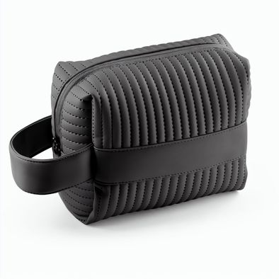 Produktabbildung GILI. Kulturbeutel aus PU (21% recyceltes PU und 30% recyceltes Polyester) GILI. Kulturbeutel aus PU (21% recyceltes PU und 30% recyceltes Polyester)